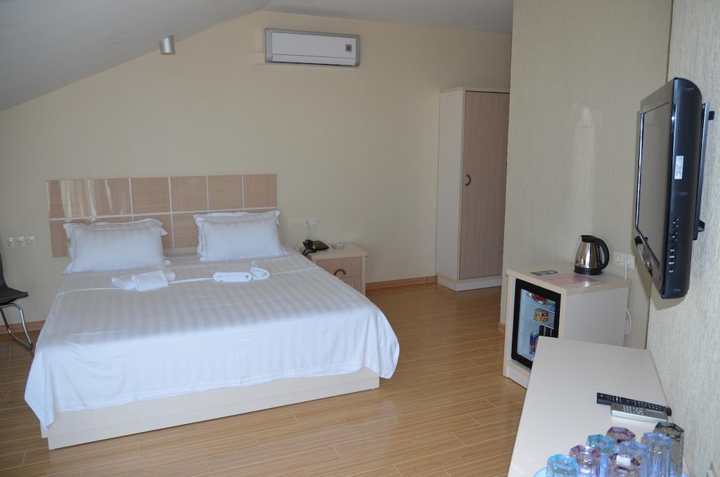 Legacy Hotel Batumi Exterior foto